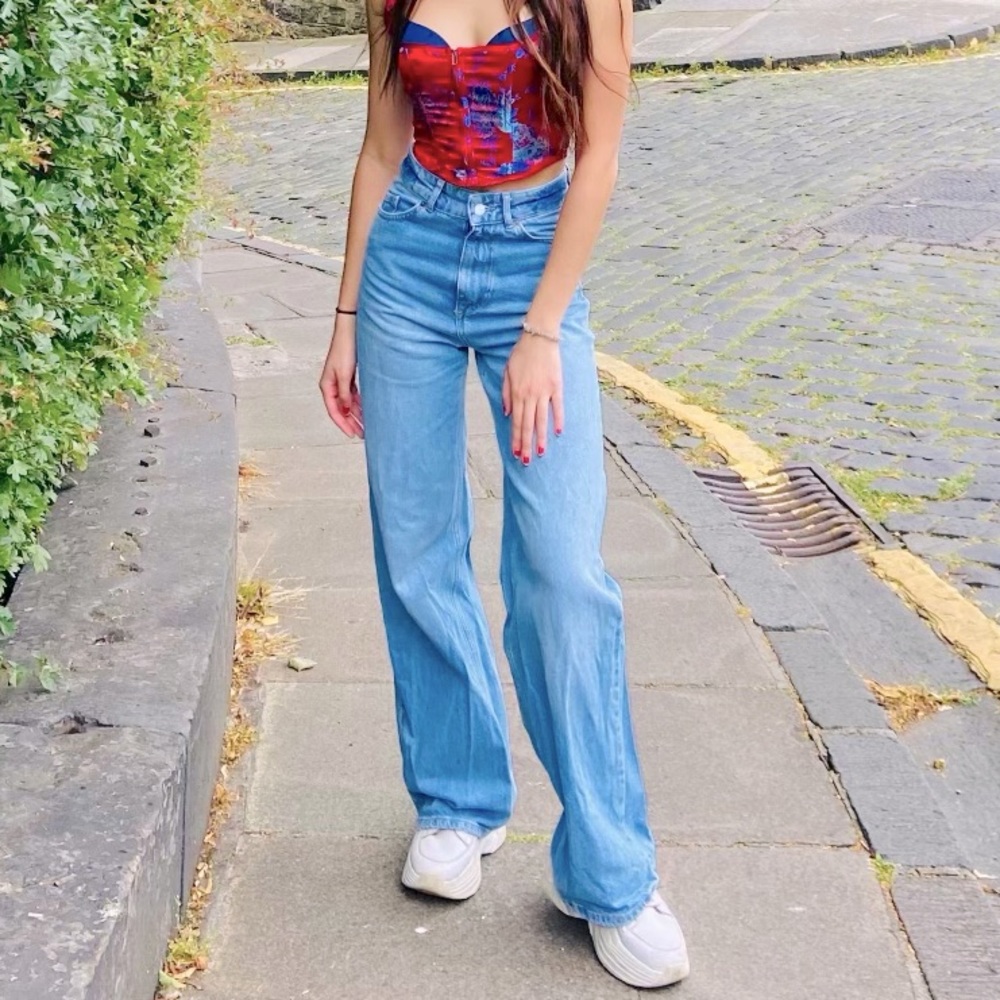 Zara high-waisted blue jeans